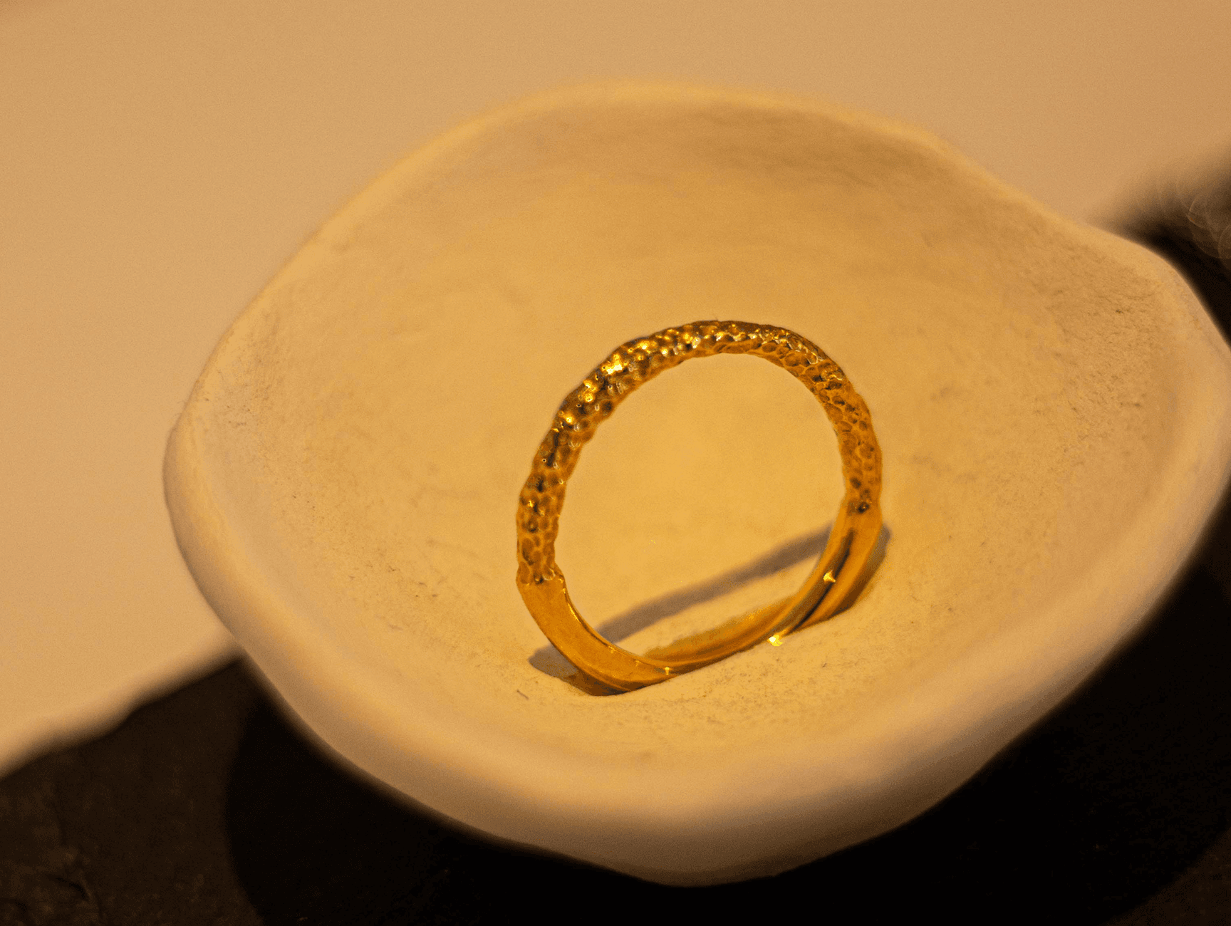 Anillo con diferente texturas